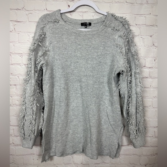 1 State Sweater Gray Fringe Sleeves Women Soft tunic Fall Winter‎ sz M GUC - Picture 1 of 5